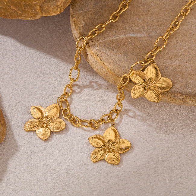 Wholesale Stainless Steel Women Flower Necklace