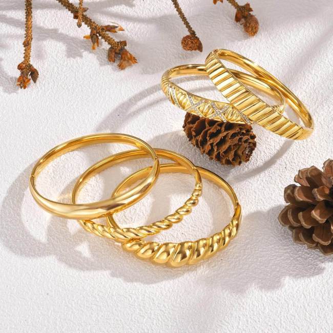 Wholesale Stainless Steel Gold Fashion Openable Bangle