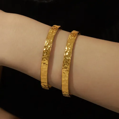 Wholesale Stainless Steel Hammered Open Bangle