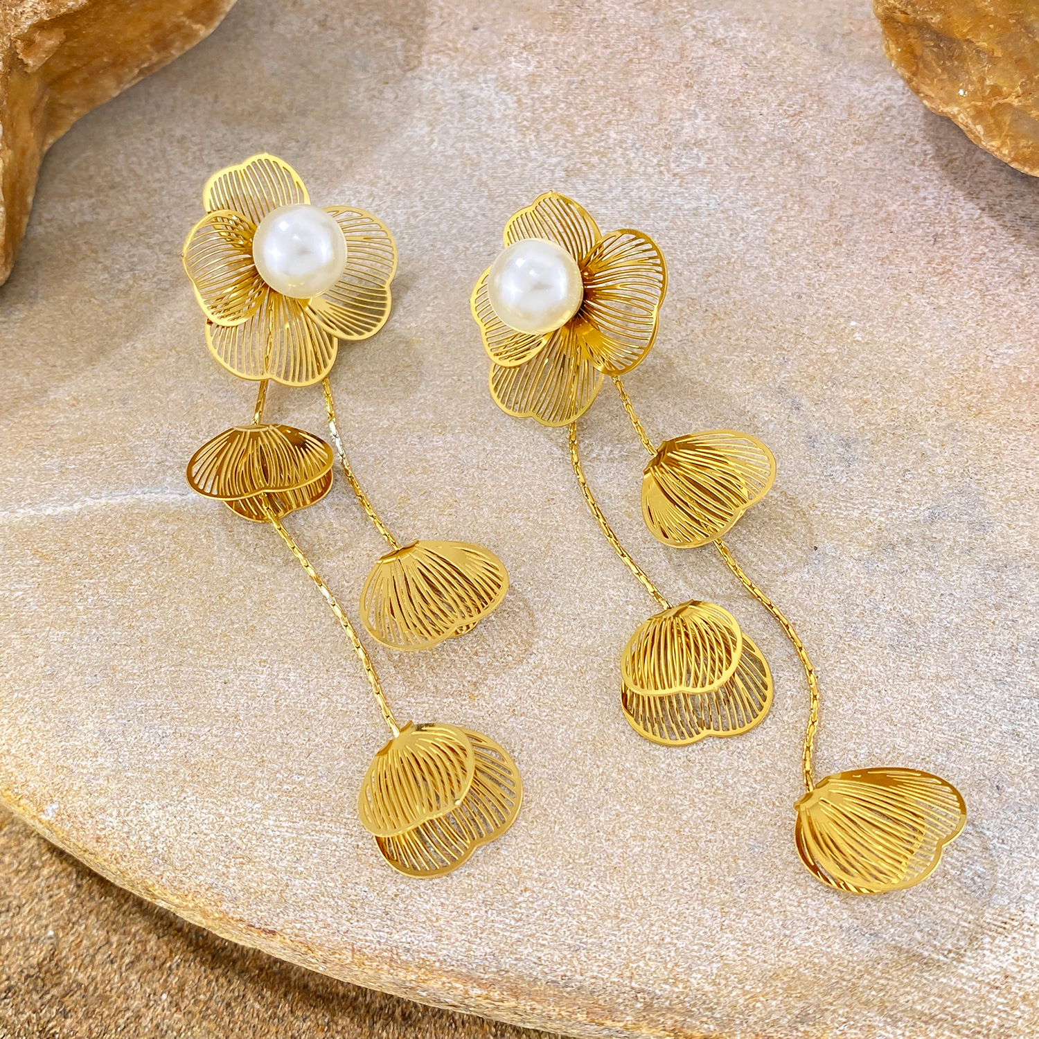 [Golden dew] 韓国☆18K Gold☆Fiorestella S Earrings 1711781s22_22255036-600x315w.