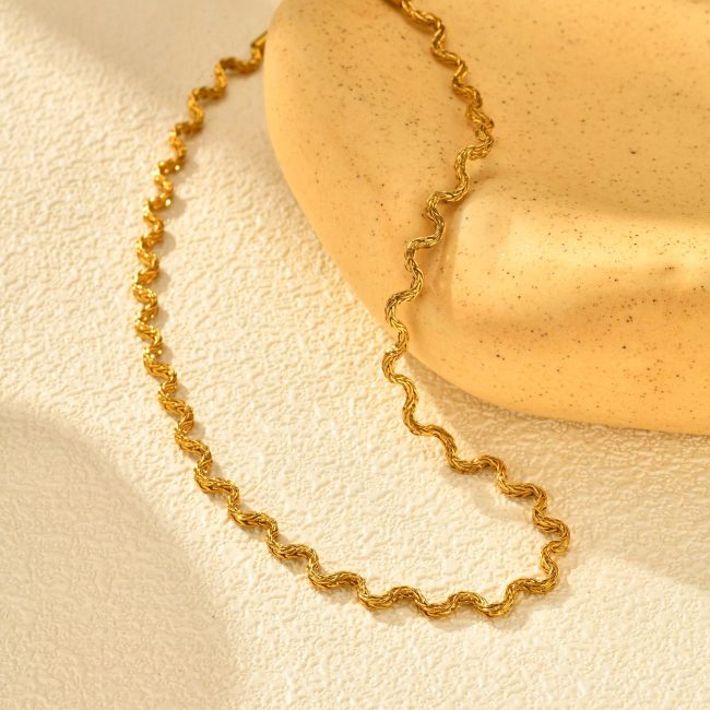 Wholesale Stainless Steel Wavy Twist Chain Necklace