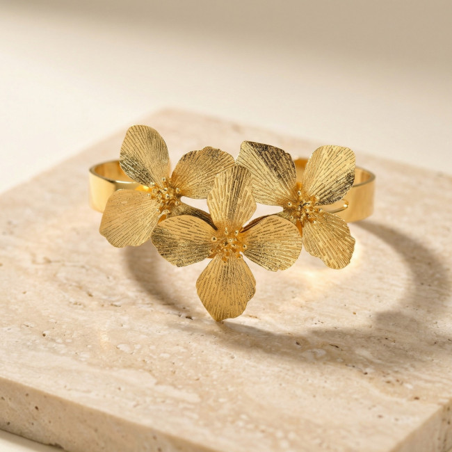 Wholesale Stainless Steel Triple Flower Cuff Bangle