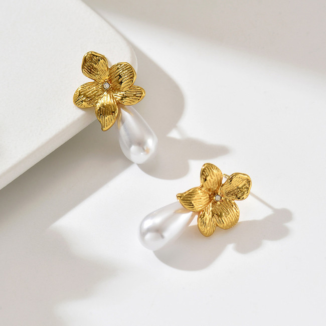 Wholesale Stainless Steel Flower Pearl Earrings