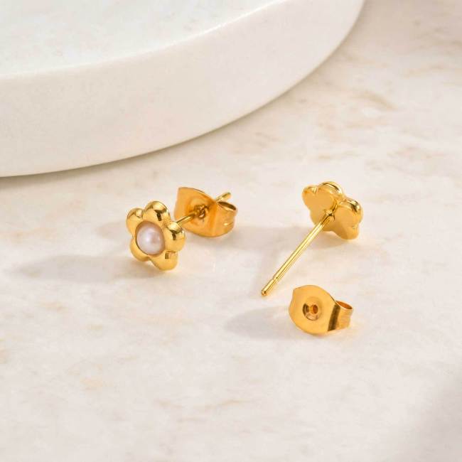 Wholesale Women's Gold Plated Puffy Flower Pearl Stud Earrings