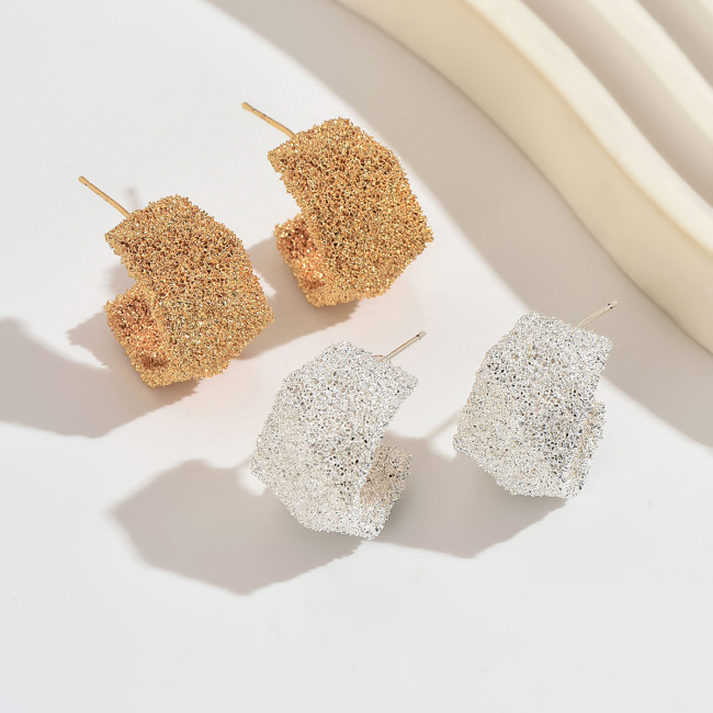 Wholesal Textured Wide C Hoop Earrings