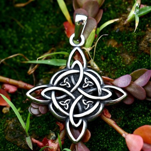 Wholesale Vintage Stainless Steel Celtic Knot Protection Pendant