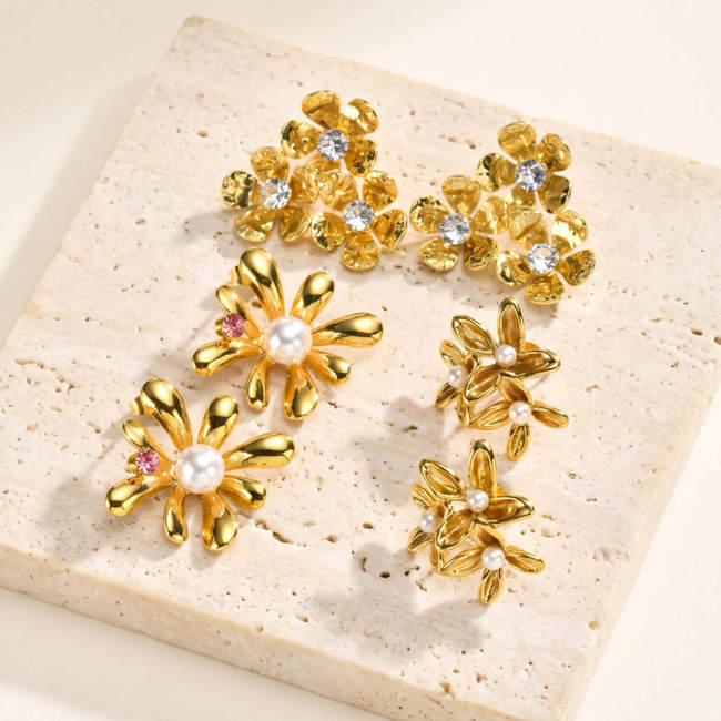 Wholesale Stainless Steel Flower Pearl Stud Earrings