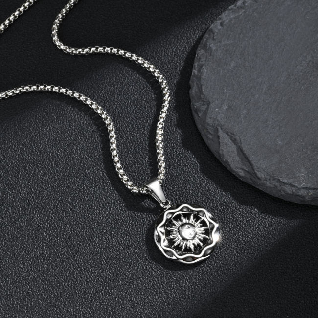Wholesale Stainless Steel Sun and Moon Round Pendant