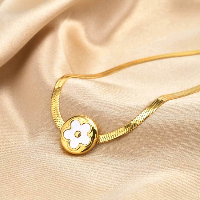 Wholesale Stainless Steel Waterproof Non-Tarnish Lucky Flower Jewelry