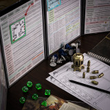 Metal Bullet Dice Set with Rotating Bomb-Shaped Storage Base - 7 Polyhedral RPG Dice for D&D, War-Themed Games for Dungeon Master & Player