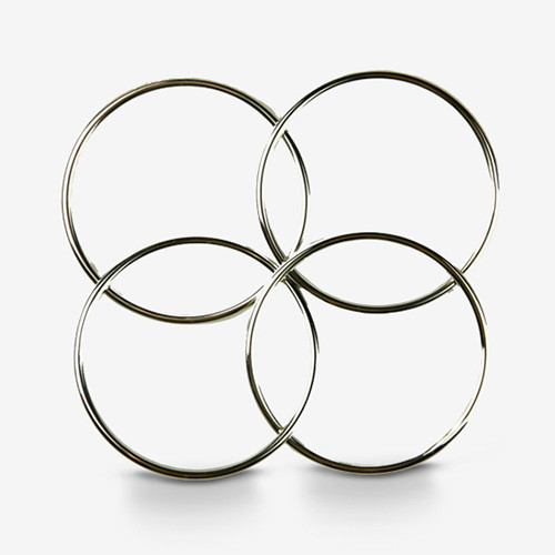 Deluxe 4.5 Inch Linking Rings (Set of 4, Chrome) by J.C Magic