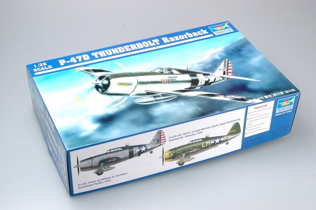 Trumpeter 02262 1/32 Scale P-47D Thunderbolt Razorback Fighter Military Aircraft Assembly Model Kit