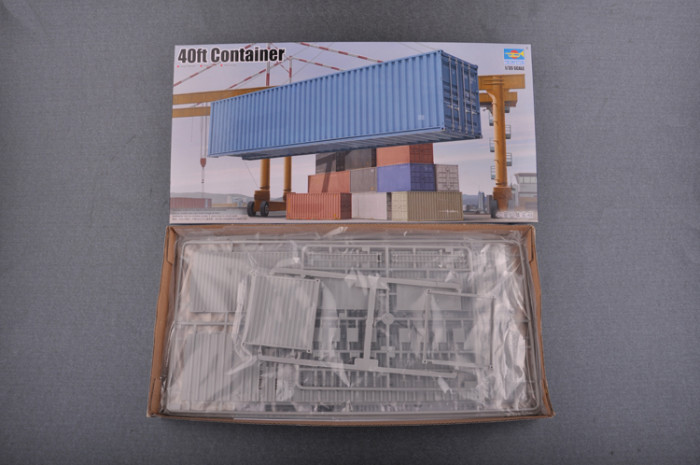 Trumpeter 01030 1/35 Scale 40ft Container CHINA SHIPPING Plastic Assembly Model Kit