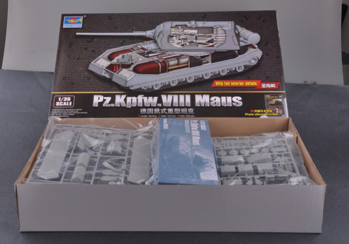Trumpeter 09541 1/35 Scale WWII German Pz.Kpfw.VIII Maus w/Full Interior Super-Heavy Tank Armor Assembly Model Kit