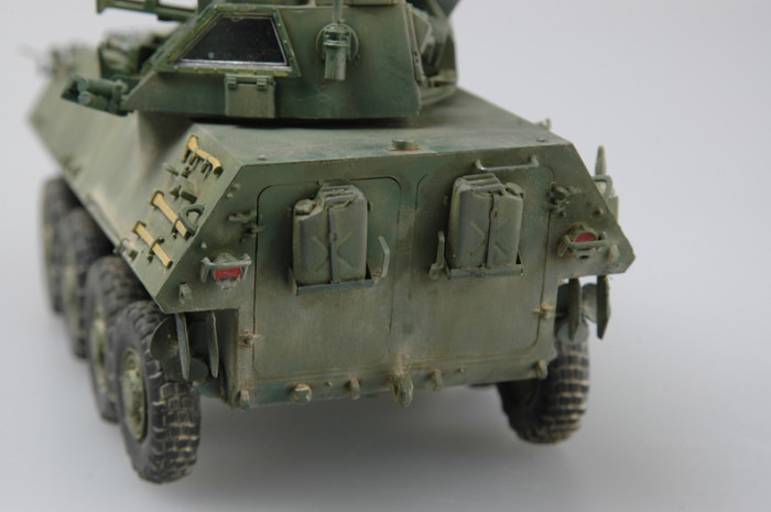 Trumpeter 00393 1/35 Scale USMC LAV-AD Light Armored Air Defense Vehicle Military Assembly Model Kit