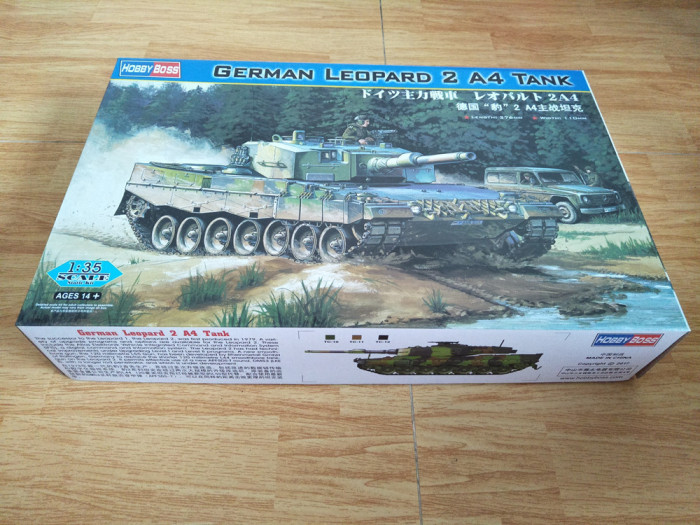 HobbyBoss 82401 1/35 Scale German Leopard 2 A4 Tank Armor Plastic Assembly Model Kits