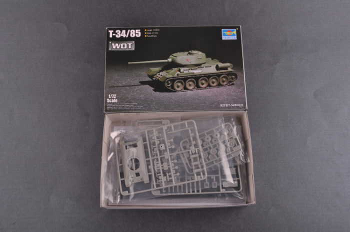 Trumpeter 07167 1/72 Scale T-34/85 Tank Military Plastic Assembly Model Kit