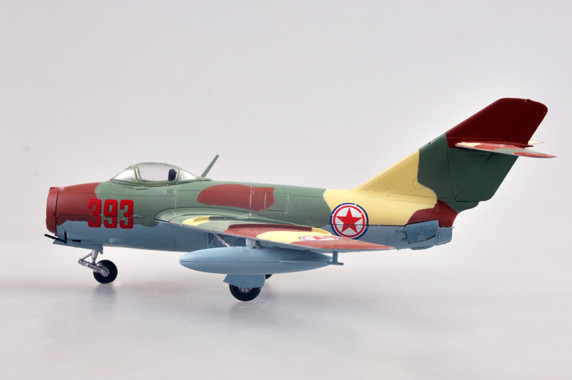 Trumpeter Easy Model 37134 1/72 Scale MiG-15 Military Plastic Aircraft Finished Model Kit