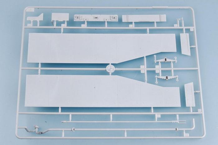 Trumpeter 00210 1/35 Scale WWII German Kriegslokomotive BR-52 Military Plastic Assembly Model Kit