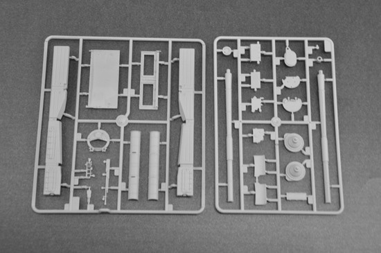 Trumpeter 05565 1/35 Scale Russian T-80B Main Battle Tank Plastic Military Assembly Modle Kits