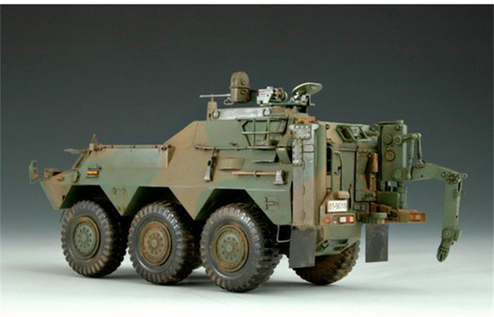 Trumpeter 00330 1/35 Scale JGSDF NBC Detection Vehicle Military Plastic Assembly Model Kits