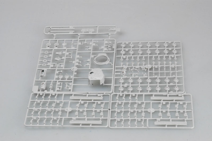 Trumpeter 07287 1/72 Scale US T26E4 Pershing Heavy Tank Plastic Armor Assembly Model Kits