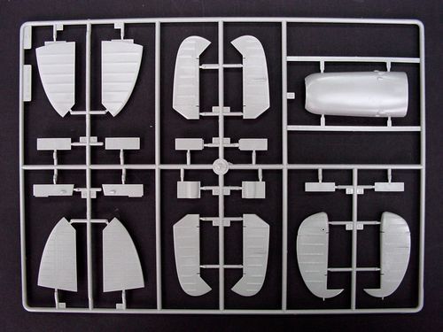 Trumpeter 02404 1/24 Scale Supermarine Spitfire MK.Vb Float Plane Military Plastic Aircraft Assembly Model Kit