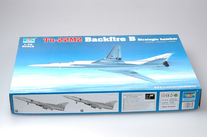 Trumpeter 01655 1/72 Scale Tu-22M2 Backfire B Strategic Bomber Military Plastic Aircraft Assembly Model Kit