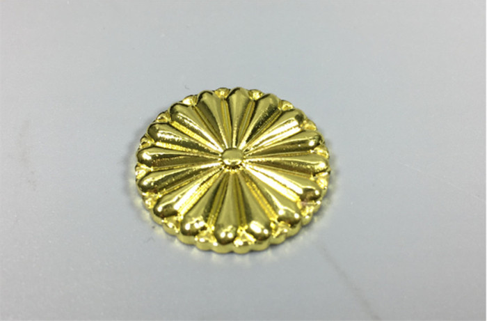 Chrysanthemum Heraldry Metal Badge Pin Japanese Craft Model Decoration CY03
