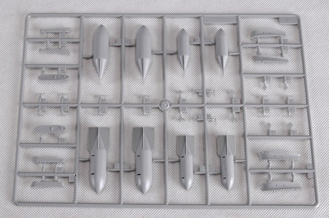Trumpeter 02236 1/32 Scale Messerchmitt Me 262 A-2a Fighter Military Aircraft Assembly Model Kits