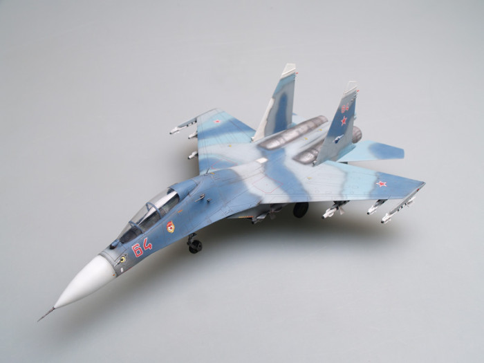 Trumpeter 01645 1/72 Scale Russian Su-27UB Flanker C Fighter Military Plastic Aircraft Assembly Model Kits