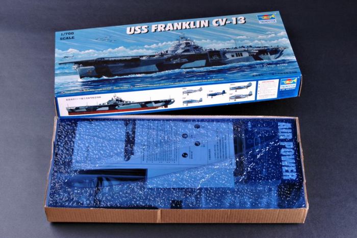 Trumpeter 05730 1/700 Scale USS FRANKLIN CV-13 Military Plastic Assembly Model Kits