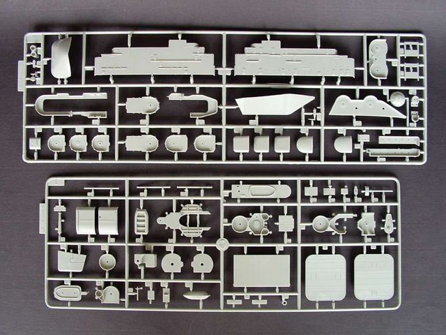 Trumpeter 05604 1/350 Scale US Aircraft Carrier CV-13 Franklin 1944 Military Plastic Assembly Model Kits