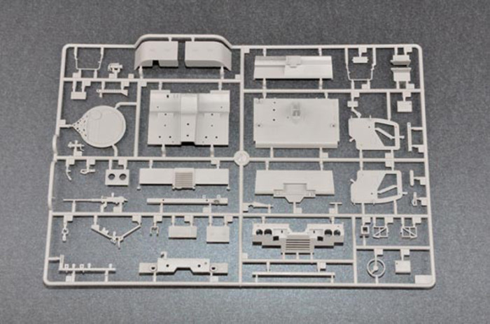 Trumpeter 01008 1/35 Scale M1083 MTV(ARMOR CAB) Military Plastic Assembly Model Building Kits
