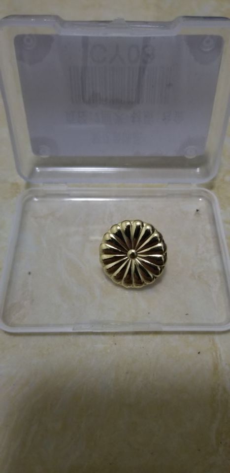 Chrysanthemum Heraldry Metal Badge Pin Japanese Craft Model Decoration CY03