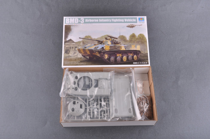 Trumpeter 09556 1/35 Scale BMD-3 Airborne Infantry Flghting Vehicle Military Plastic Assembly Model Kits