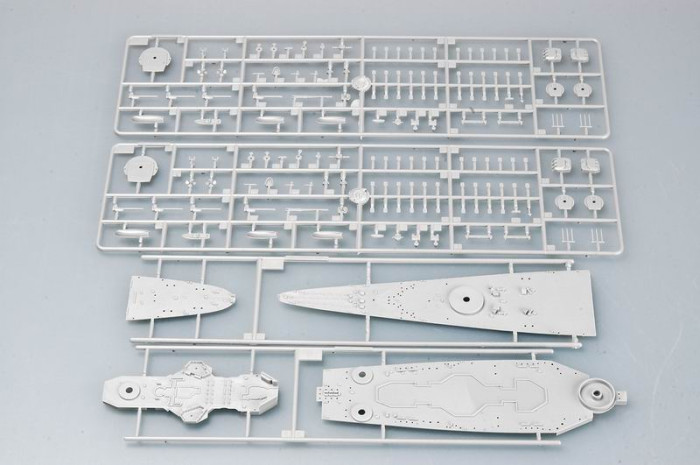 Trumpeter 05750 1/700 Scale French Battleship Richelieu 1943 Military Plastic Assembly Model Kits