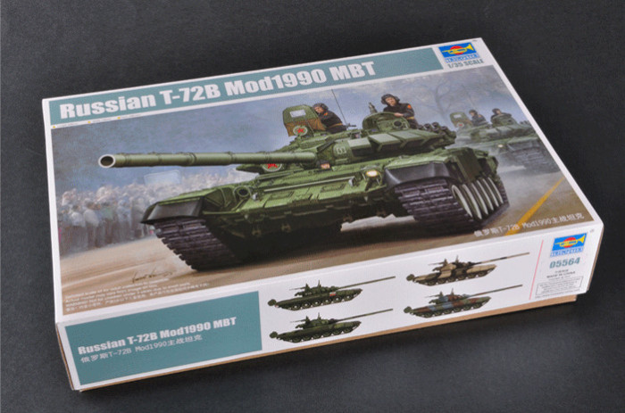 Trumpeter 05564 1/35 Scale Russian T-72B Mod1990 MBT Military Plastic Tank Assembly Model Kits