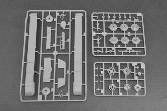 Trumpeter 05574 1/35 Scale Russian 2S19 Self-propelled 152mm Howitzer Military Plastic Assembly Model Kits