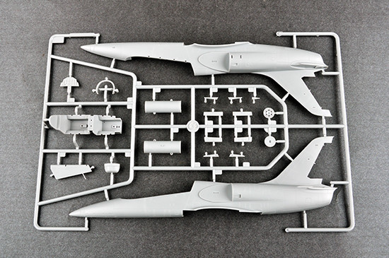 Trumpeter 05805 1/48 Scale L-39ZA Albatro Trainer Plastic Aircraft Assembly Model Kits