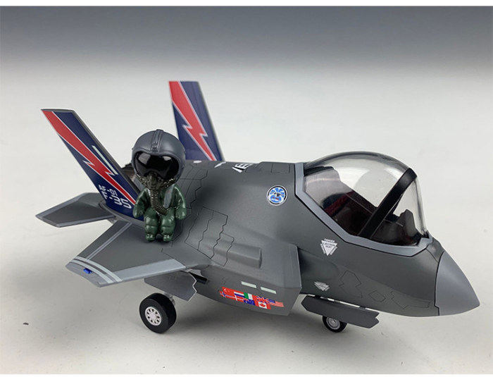 Great Wall Hobby GQ-001 USAF/RAAF F-35A Fighter w/Pilot Q Edition Aircraft Assembly Model Snap Kits