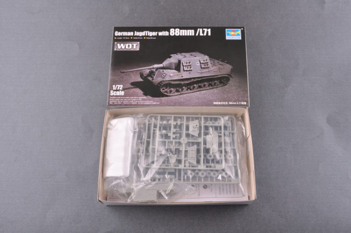 Trumpeter 07166 1/72 Scale German JagdTiger with 88mm /L71 Plastic Tank Assembly Model Kits