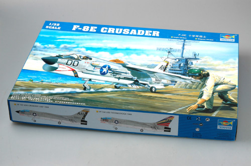 Trumpeter 02272 1/32 Scale US F-8E Crusader Military Plastic Aircraft Assembly Model Kits