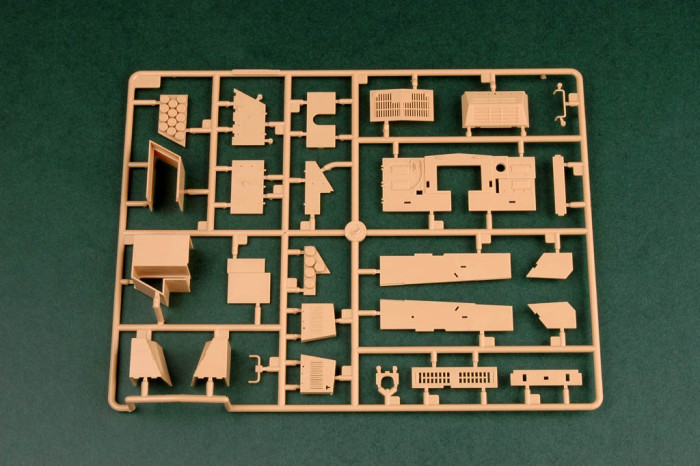 HobbyBoss 85501 1/35 Scale 152mm ShkH DANA vz.77 Plastic Military Assembly Model Building Kits