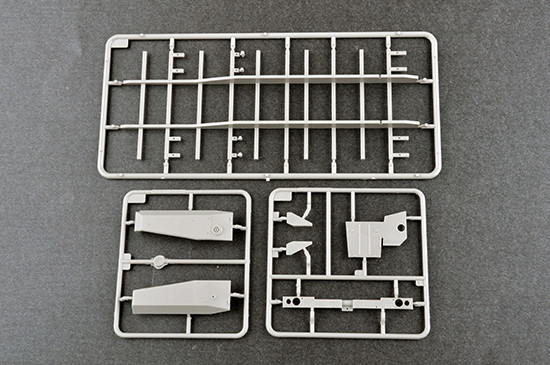 Trumpeter 01050 1/35 Scale MAZ-7313 Truck Military Plastic Assembly Model Kits