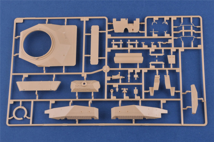 HobbyBoss 84502 1/35 Scale Leopard C1A1 (Canadian MBT) Military Plastic Tank Assembly Model Kits