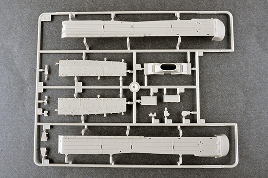 Trumpeter 09579 1/35 Scale Russian T-80UE-1 MBT Military Plastic Tank Assembly Model Kits