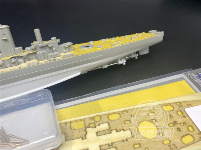1/700 Scale USS Alaska CB-1 Ship Bottom Upgrade Part for Trumpeter 06738 Ship Model Kit CYG080 (wooden deck masking sheet metal barrel)