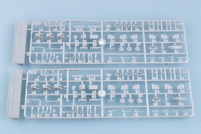 Trumpeter 05304 1/350 Scale USS The Sullivans DD-537 Destroyer Military Plastic Assembly Model Kit