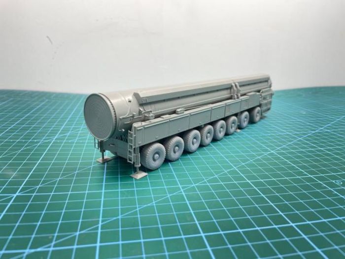 Snowman SP-9002 1/72 Scale DF-41 Ballistic Missile Launcher Military Plastic Assembly Model Kit